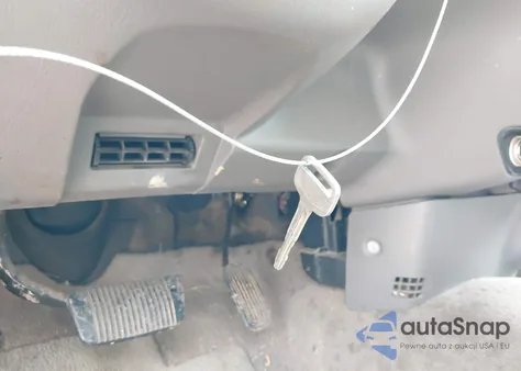 2000 Toyota Tundra Sr5 V8 z USA, uszkodzony, nr VIN 5TBBT4417YS092803